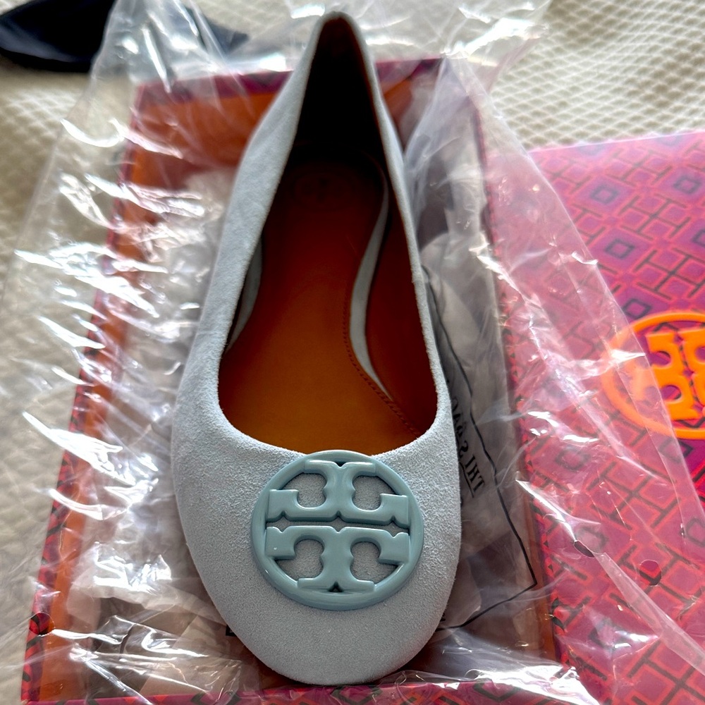 Tory Burch Women's Light Blue Ballet Flats 
NIB